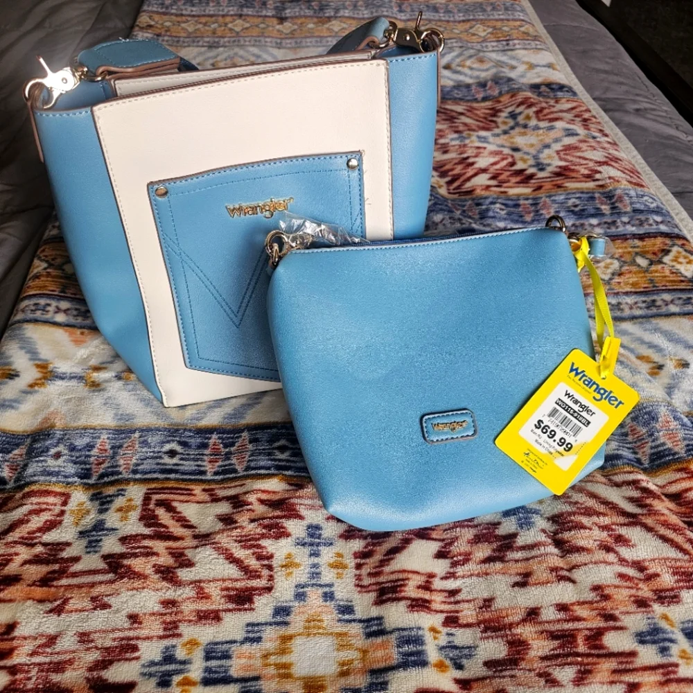 WRANGLER Like New Colorblock Cross Body 2-in-1Leather Purse/Bag Blue/white (348) - Picture 1 of 16